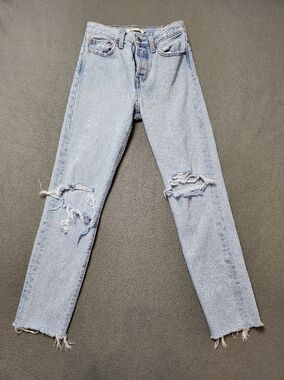 Levi’s Wedgie jeans Crop Blue Jeans Sz 24 Distressed